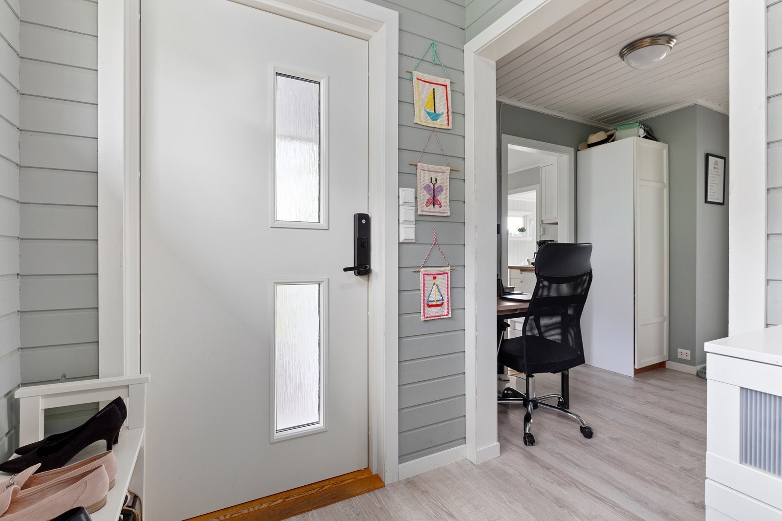 Det er nylig satt inn Yale doorman for nøkkelfri inngangsdør Galleribilde