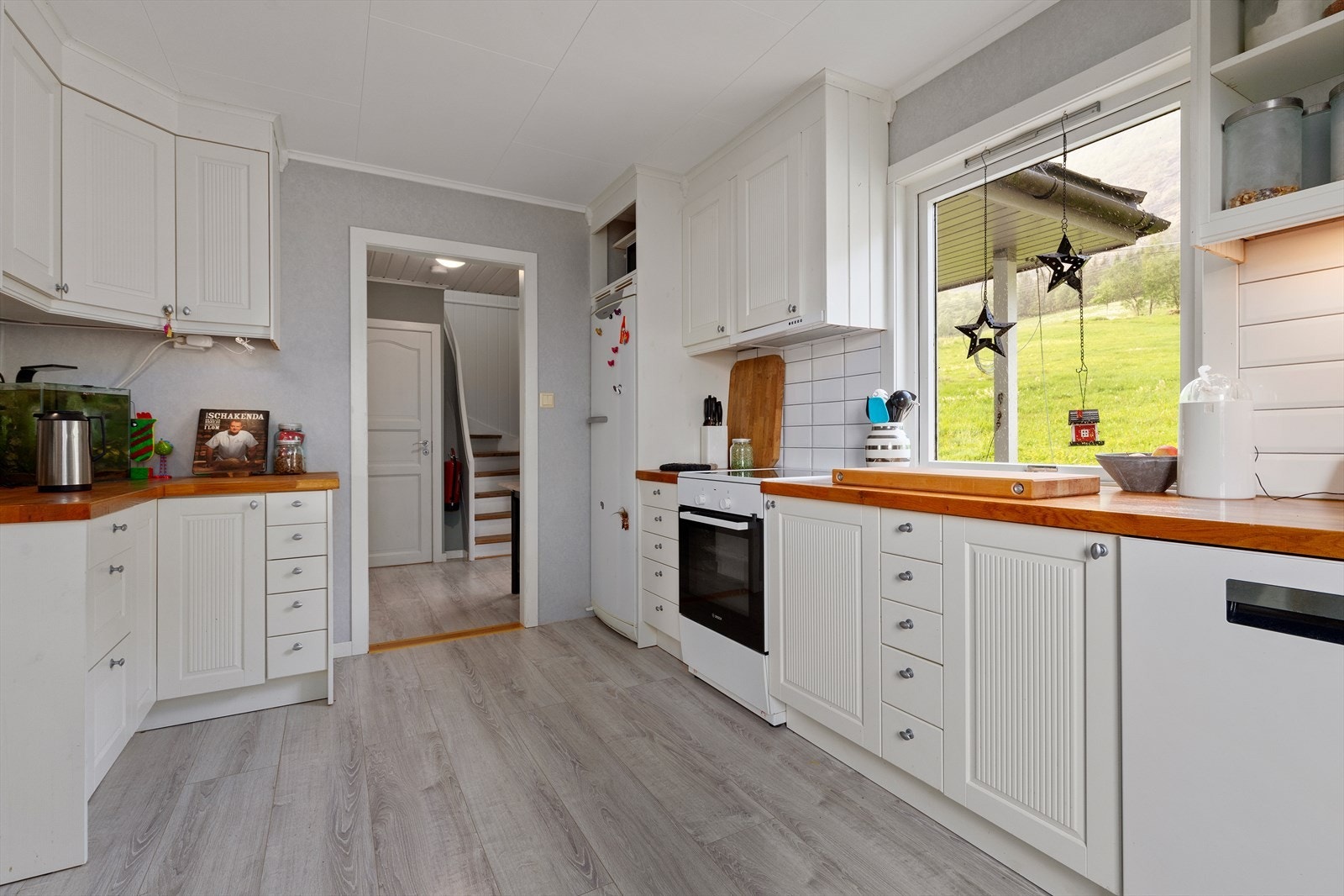 Her er det godt med skap- og benkeplass! Galleribilde