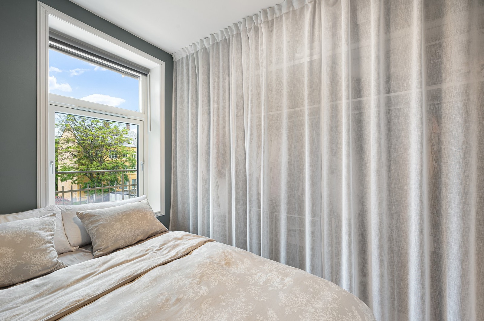 Smart garderobeløsning som gir god oppbevaringsplass. Galleribilde