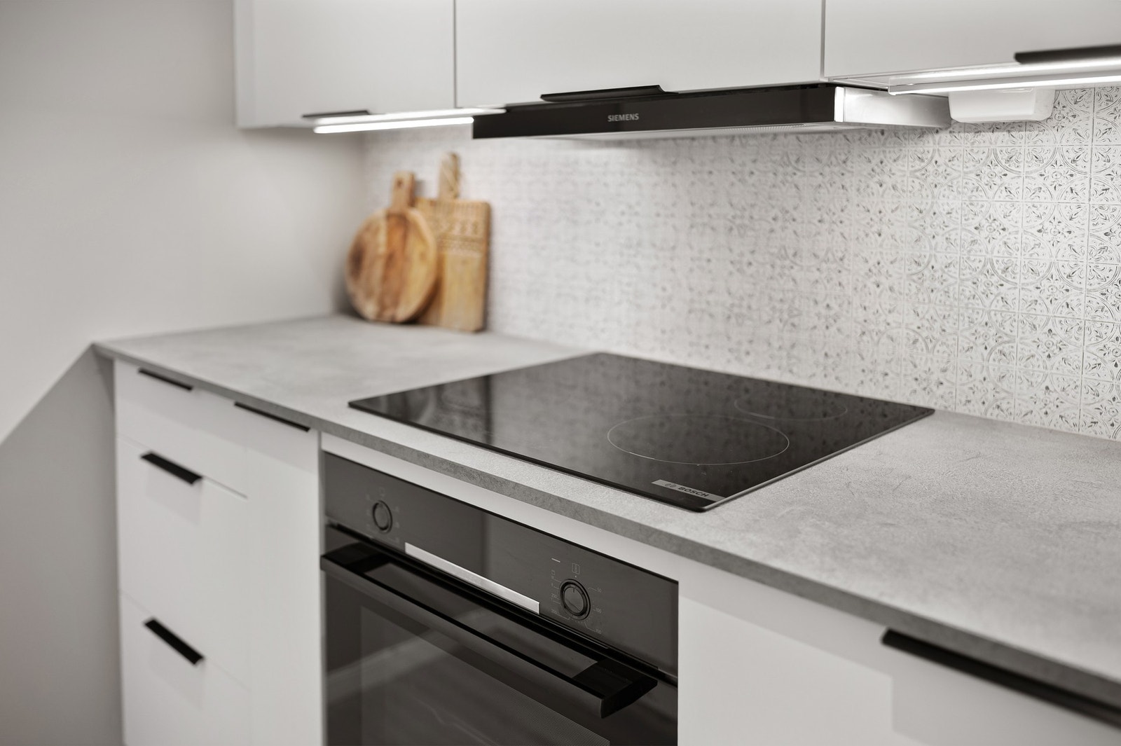 Integrert platetopp, stekeovn,
oppvaskmaskin og kjøl/fryseskap. Galleribilde