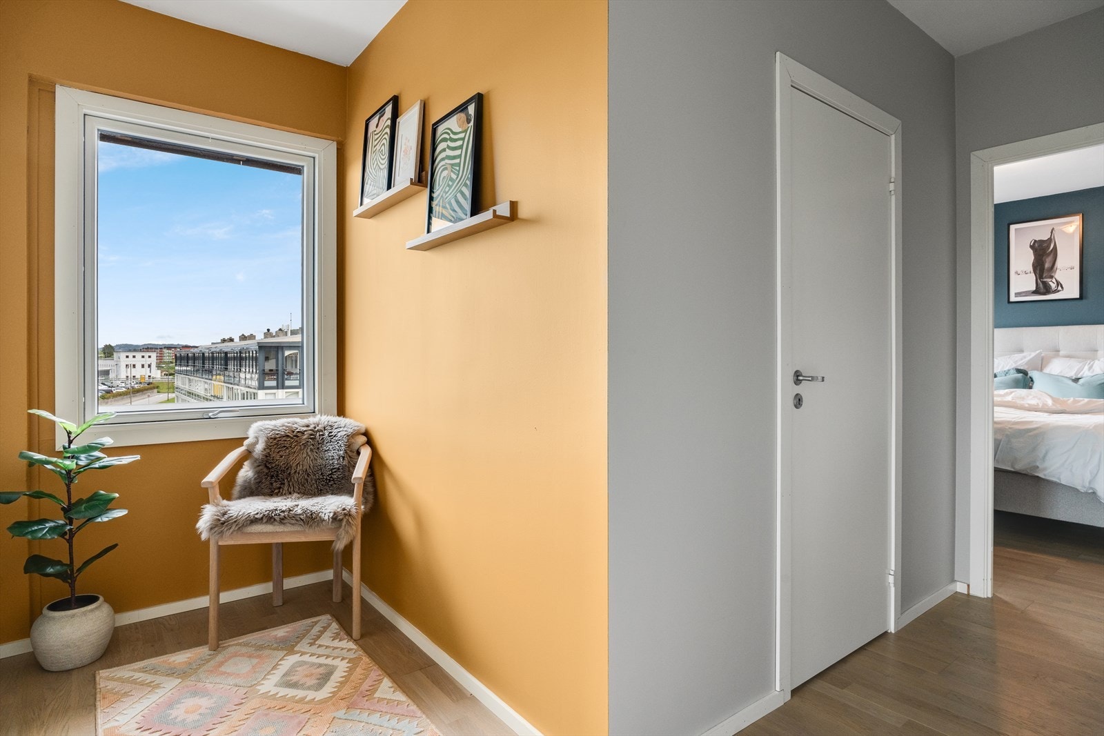 Gang i delikate farger. Galleribilde