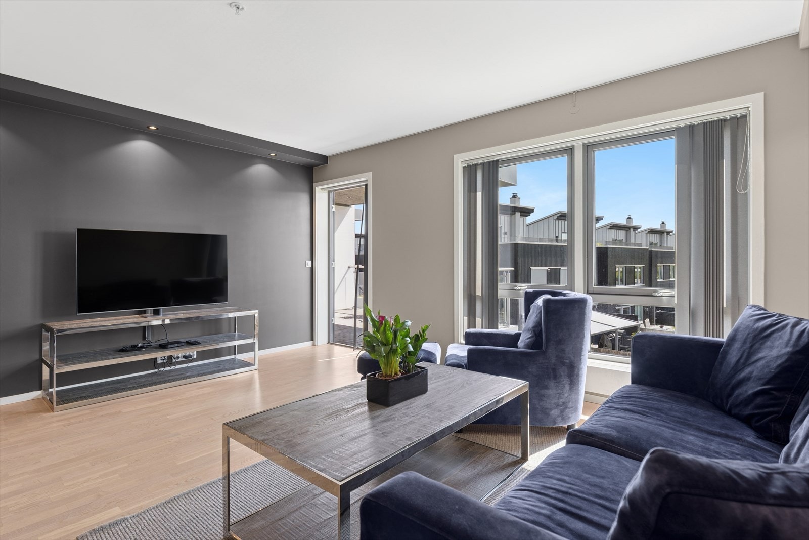 DNB Eiendom v/ Ann-Kristin Salvesen har gleden av å presentere Sementveien 33! Galleribilde