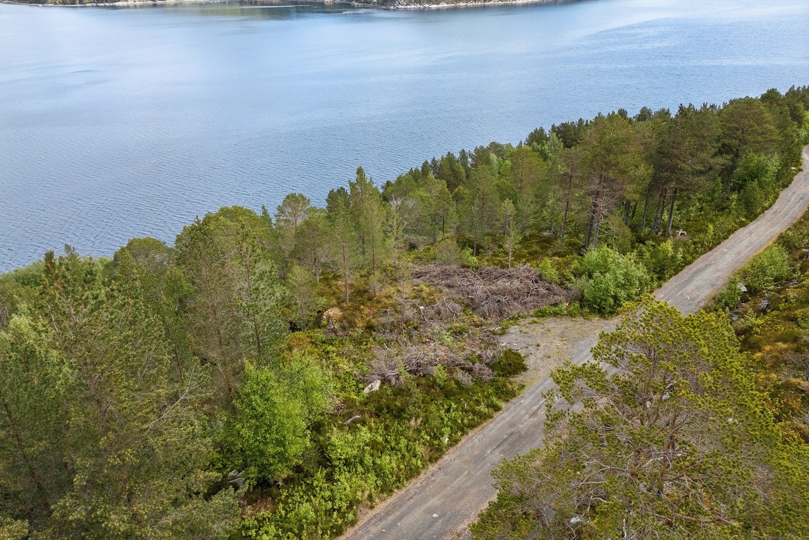 Det er tillatt å bygge inntil 120m² BYA på tomta. Galleribilde
