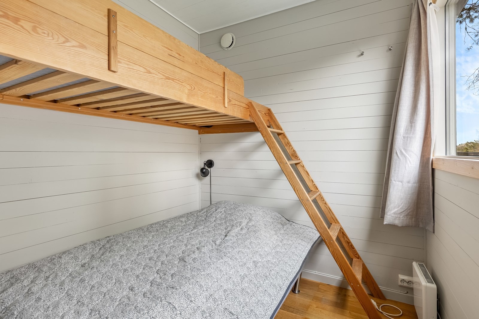 Soverom innredet med køyeseng Galleribilde