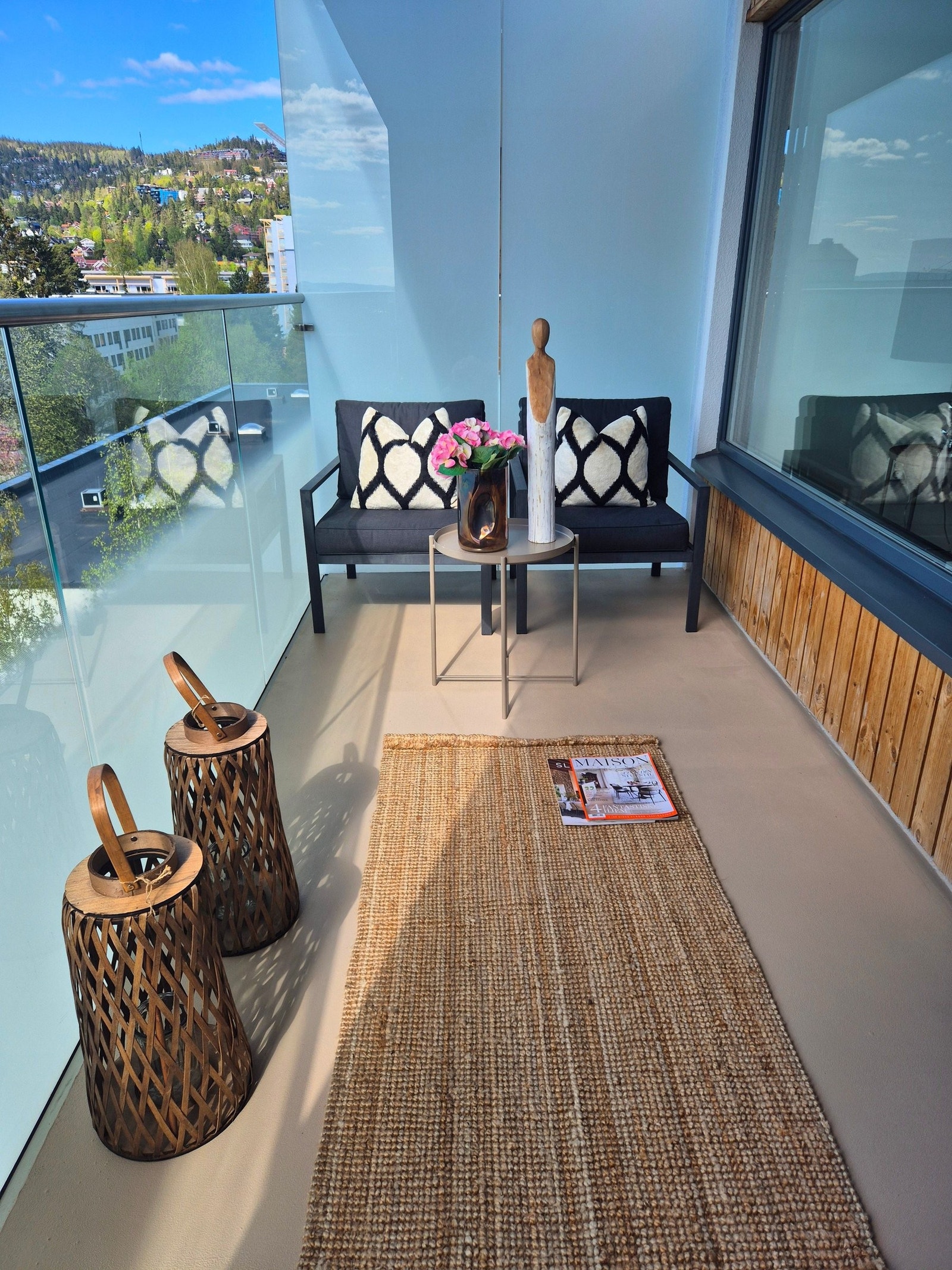 Lekker terrasse, gulv malt i farven jordnøtt Galleribilde