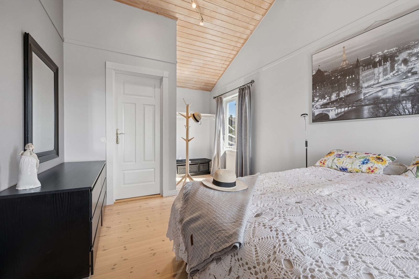 I 2. etasje er det 3 gode soverom. Galleribilde