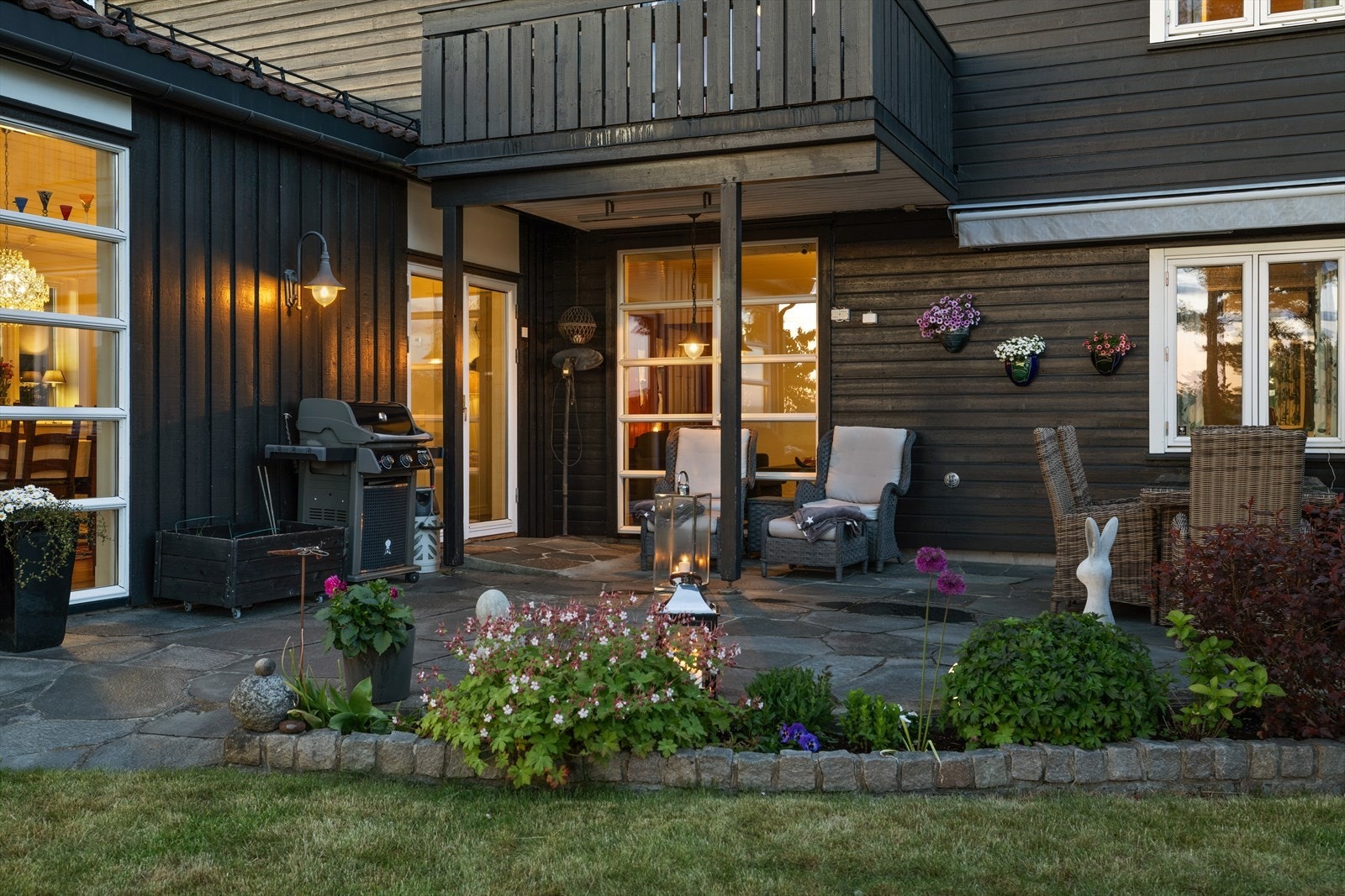 Her kan sene sommerkvelder nytes. Galleribilde