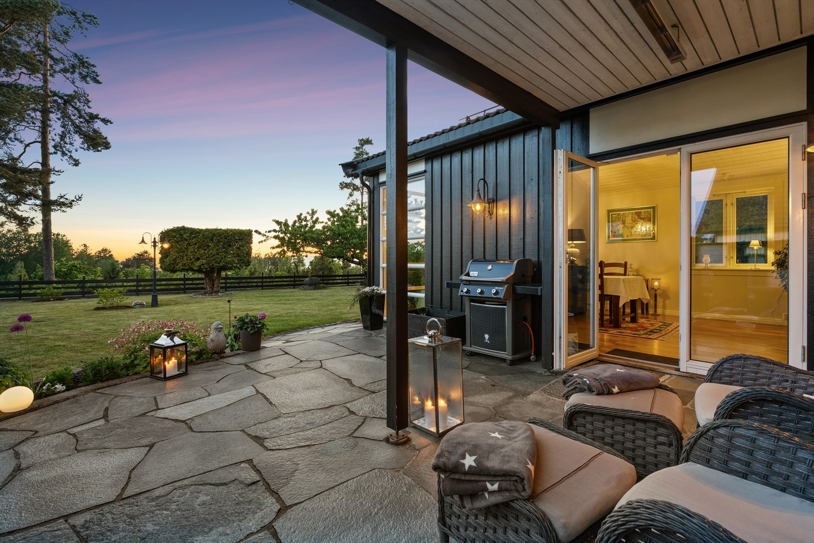 Velkommen til Blåveislia 19 - En sjarmerende enebolig i et hyggelig boligstrøk i Søndre Brevik, ca. 2 km fra Son sentrum! Galleribilde