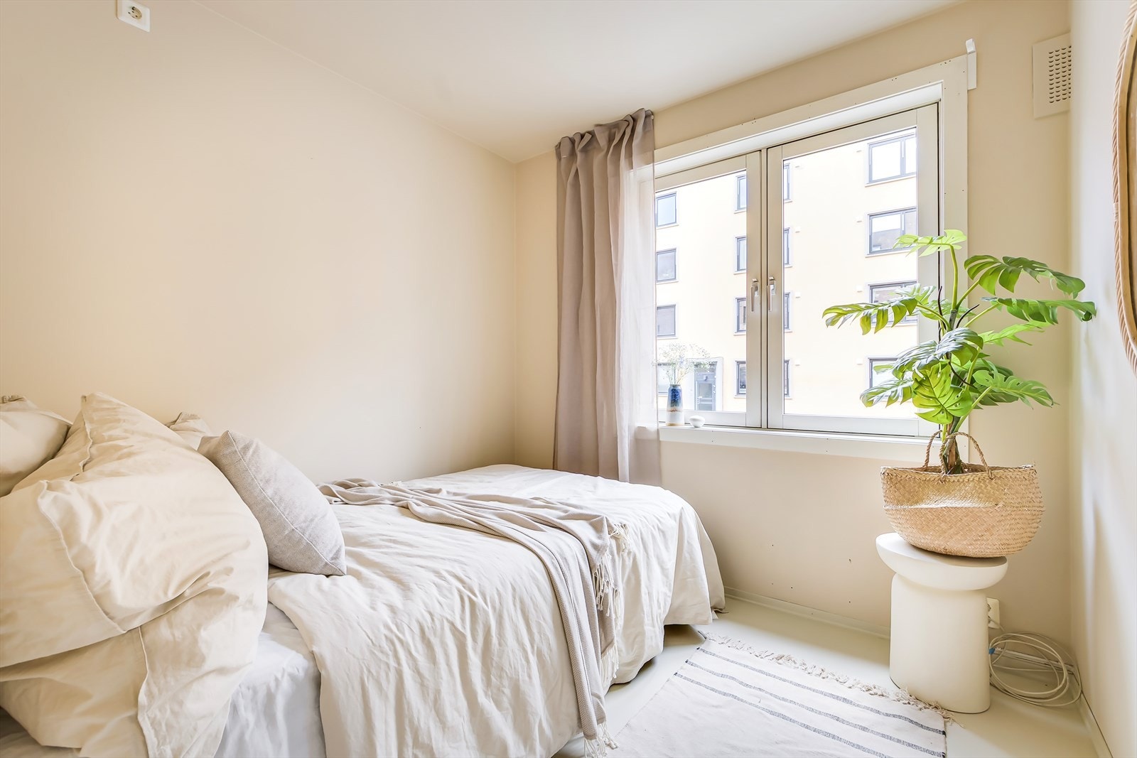 Det tredje soverommet har plass til seng og nattbord Galleribilde