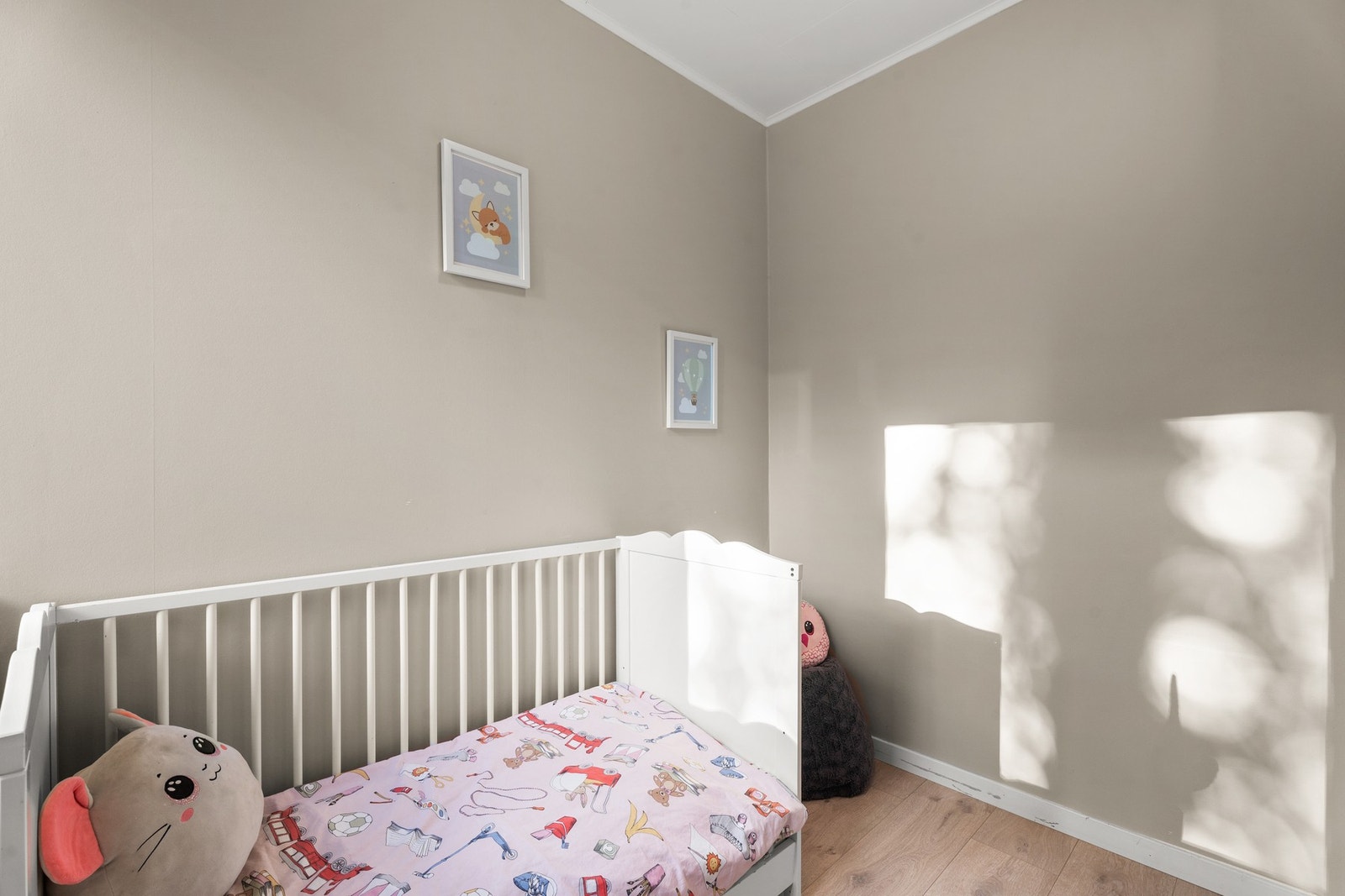 Rommet har flere bruksmuligheter slik som omkledningsrom, kontor eller rom for avslapning. Galleribilde