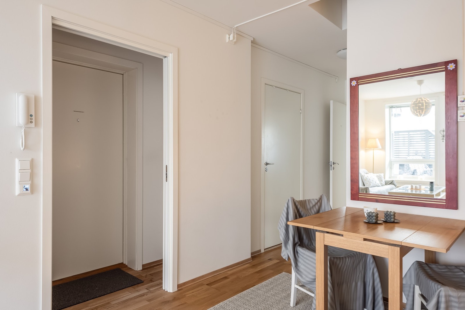 Leiligheten inneholder tre soverom på hhv. 9,5, 8,5 og 7 kvm. Galleribilde