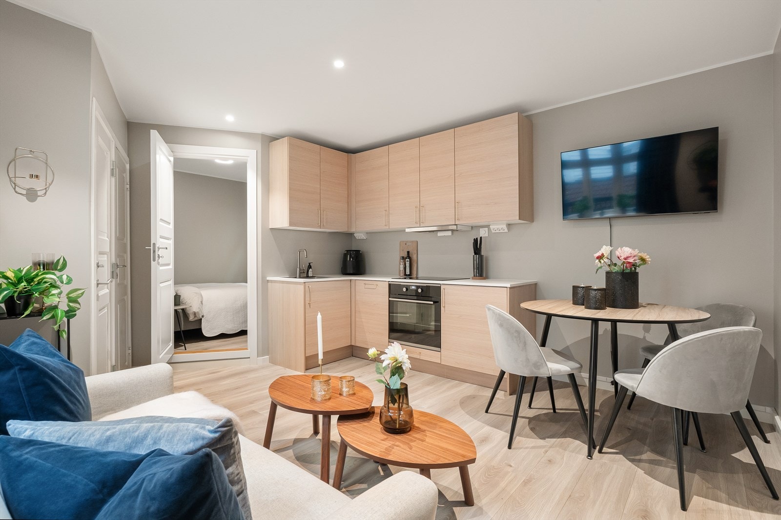 Velkommen til en super 2-roms leil. beliggende mot bakgården av denne bygården - stille og rolig! Galleribilde