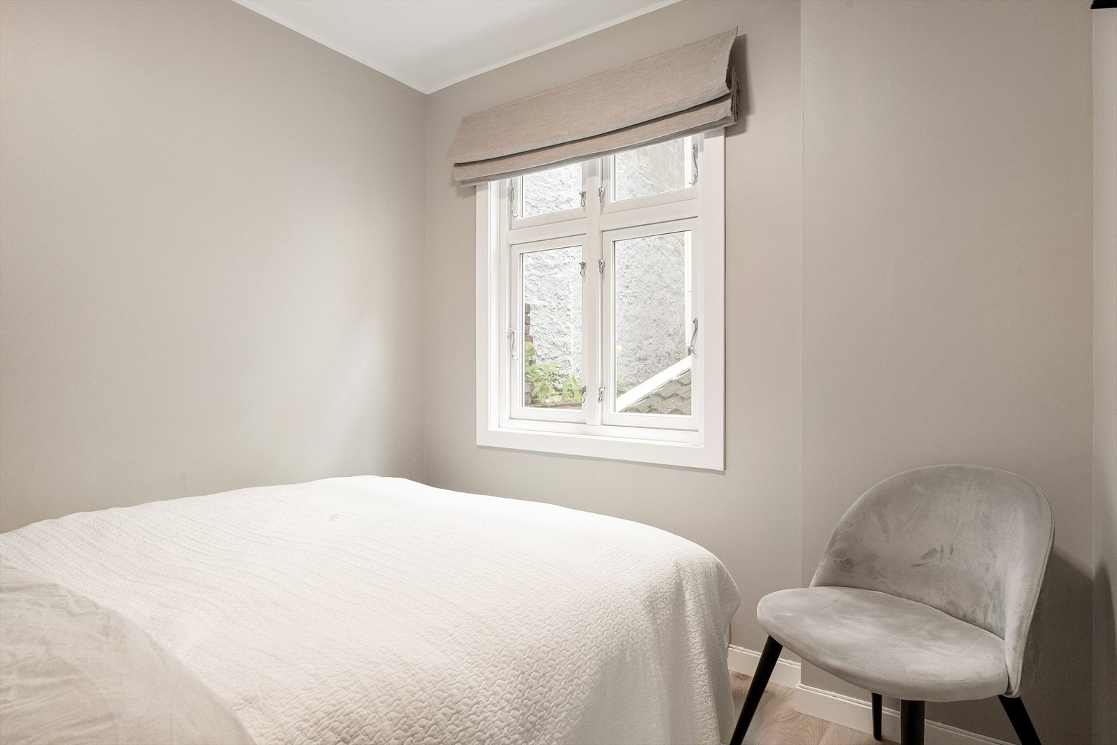 Sengen og liftgardinen følger handelen. Galleribilde