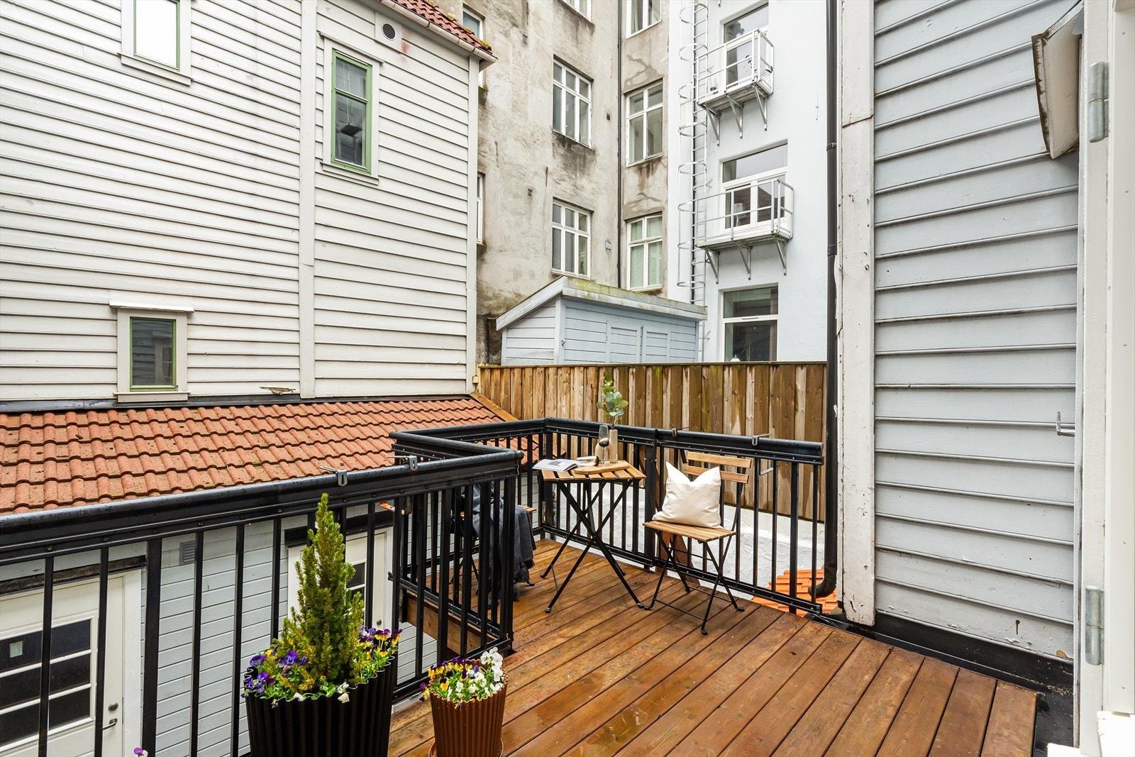 Koselig felles uteplass Galleribilde