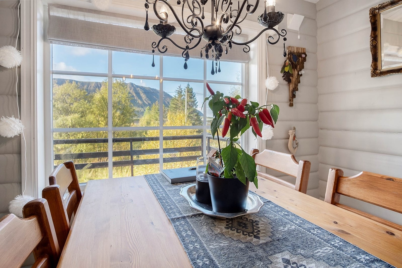 God plass til spisebord Galleribilde