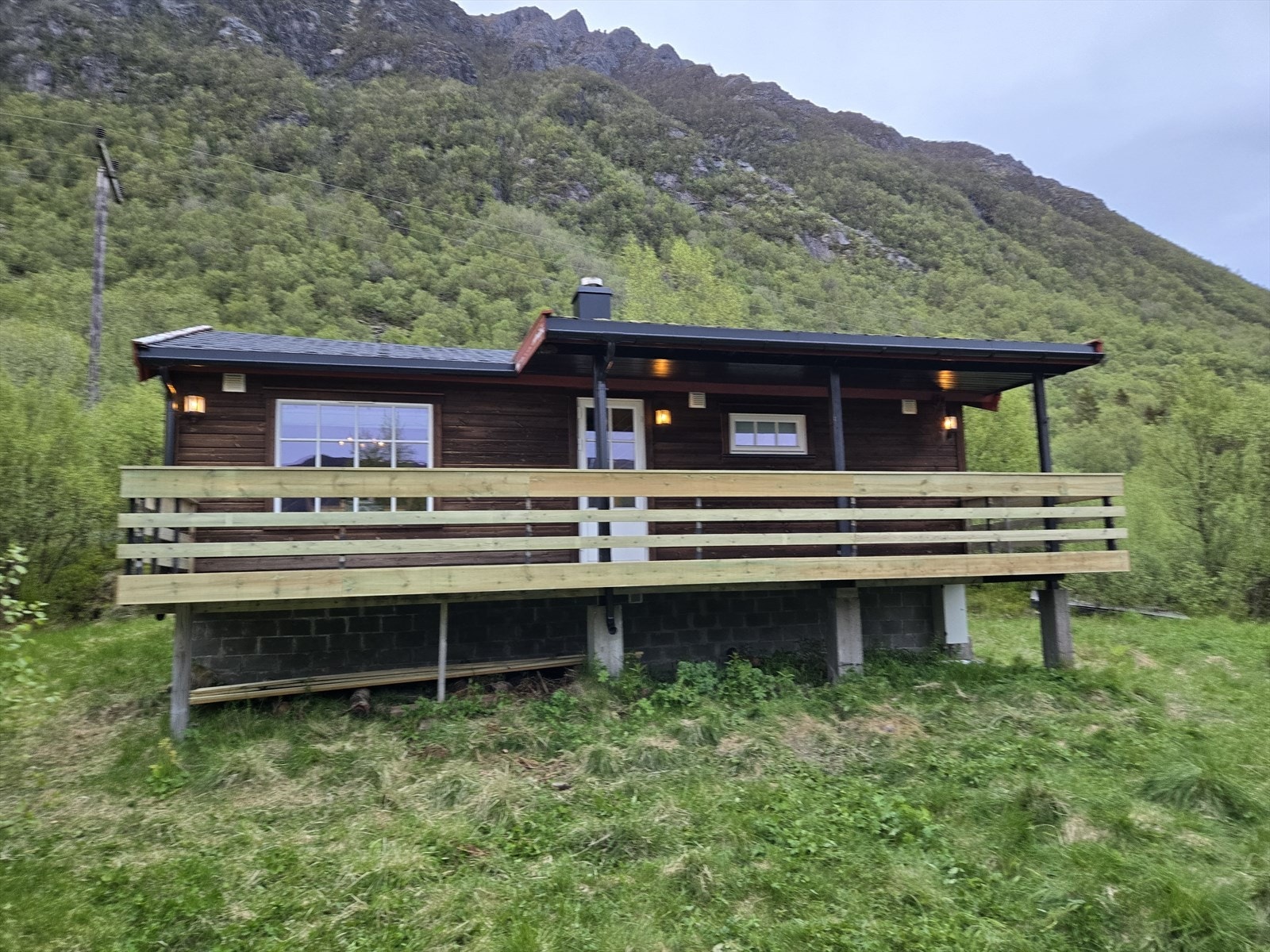 Fasade med nytt rekkverk Galleribilde