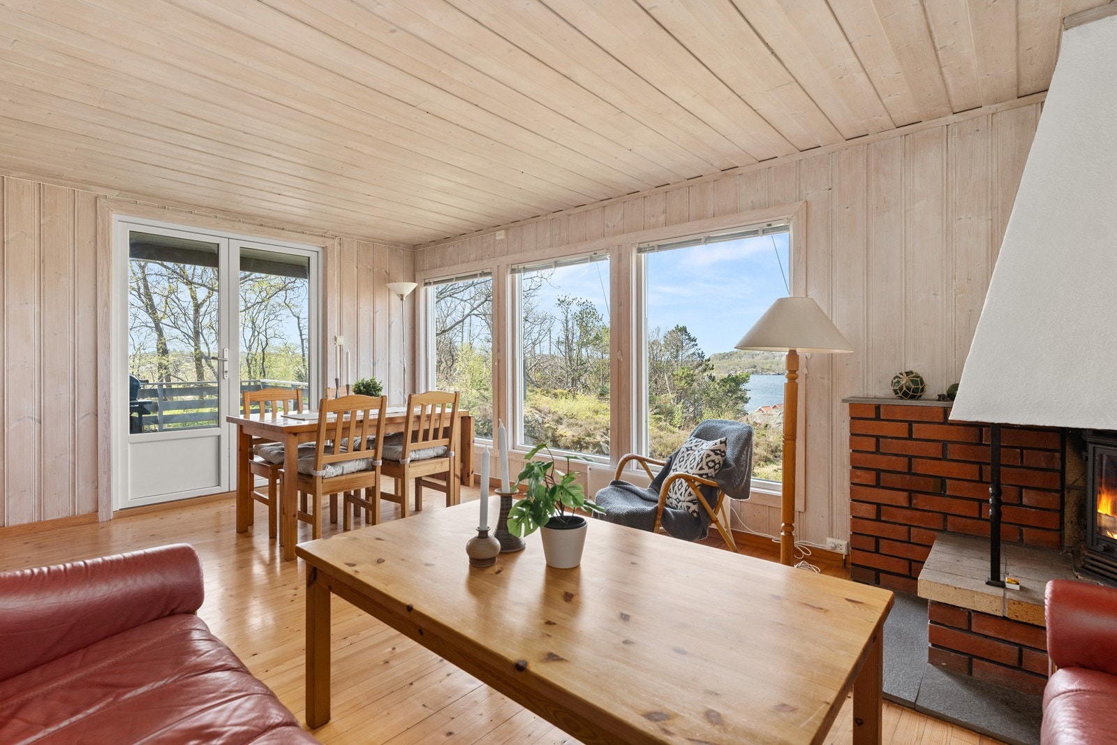 Stue med utgang til terrasse. Galleribilde