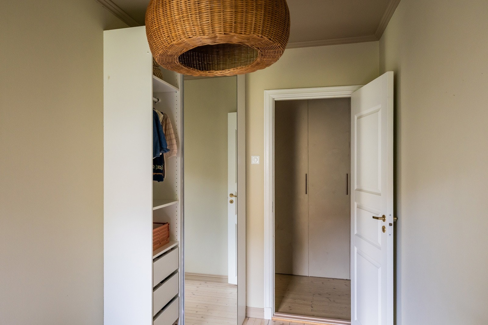 I likhet med soverom 2 har du god plass til garderobeløsning. Galleribilde