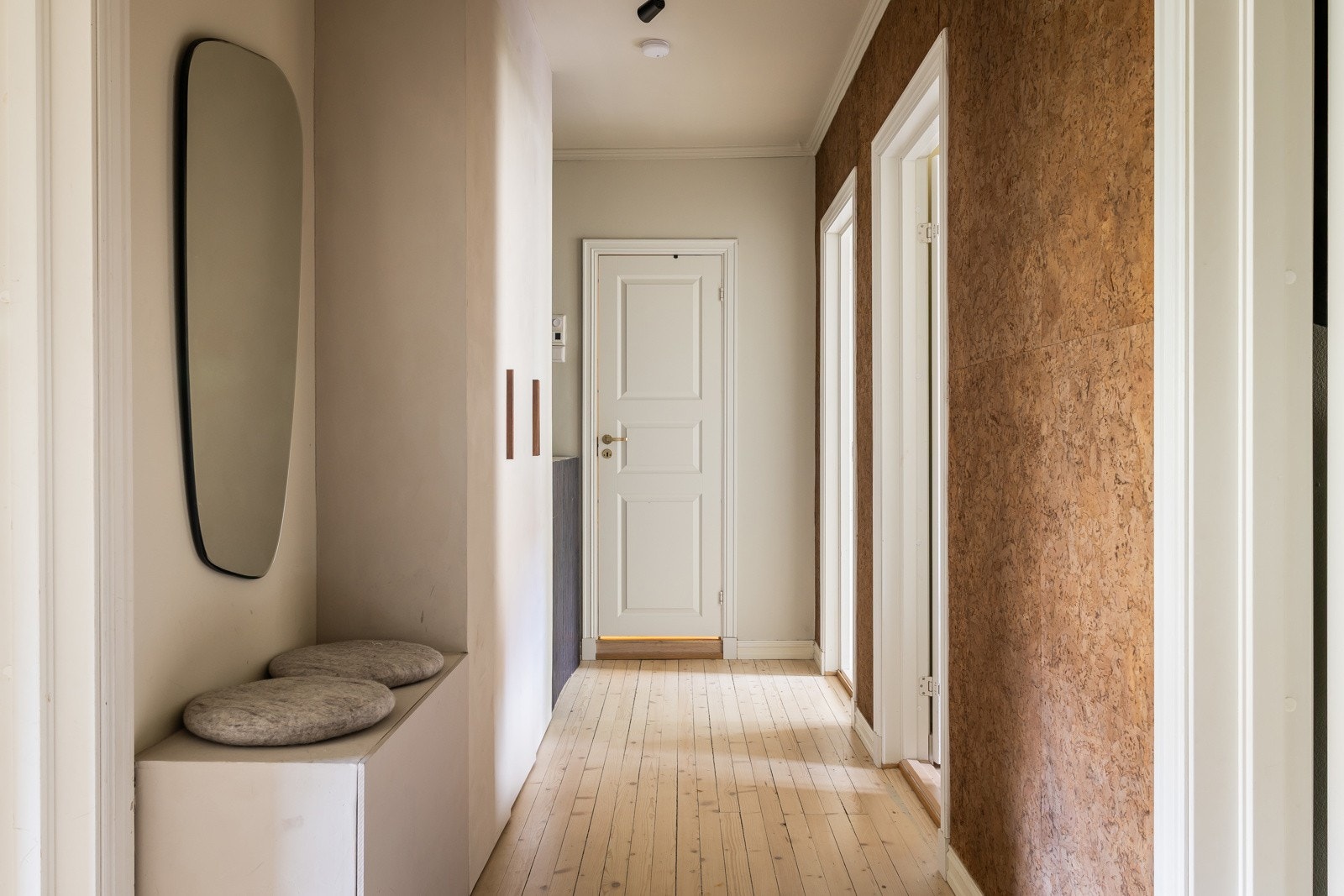 Ifølge selger er det kostnadsfri parkering for beboere på eiendommen. Galleribilde