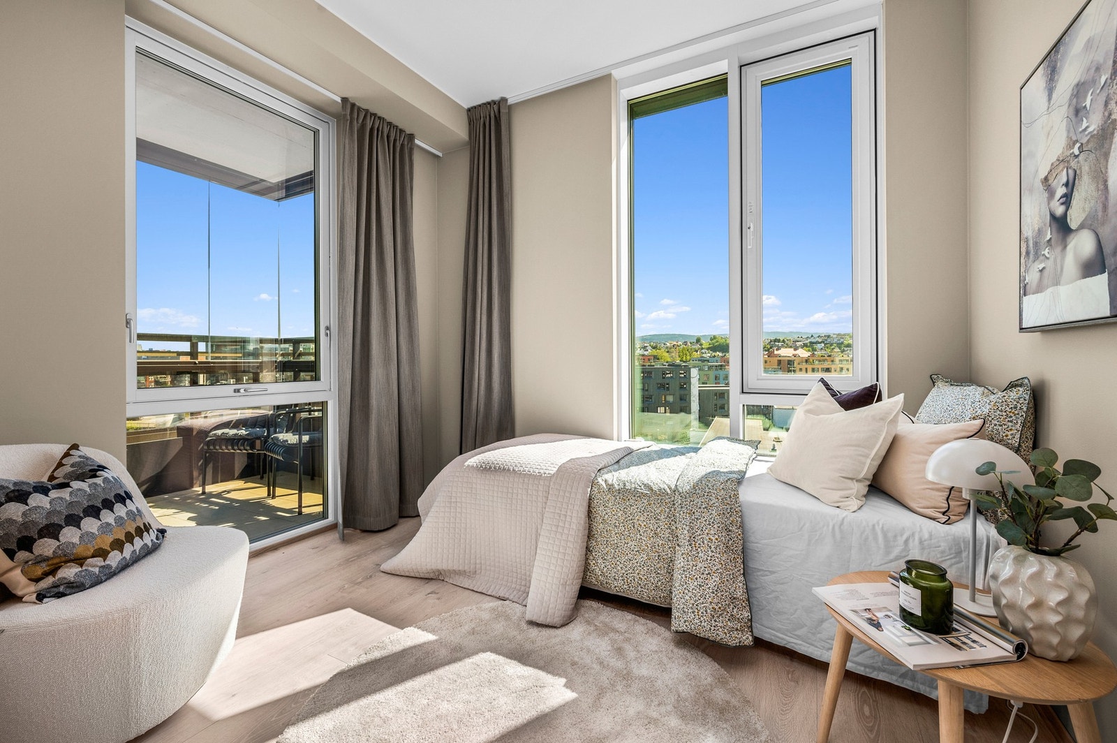 Det er tre gode soverom i leiligheten. Galleribilde