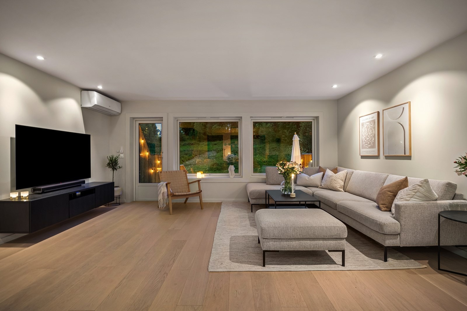 Lekkert rekkehus som ble vesentlig pusset opp i perioden 2021-2025 Galleribilde