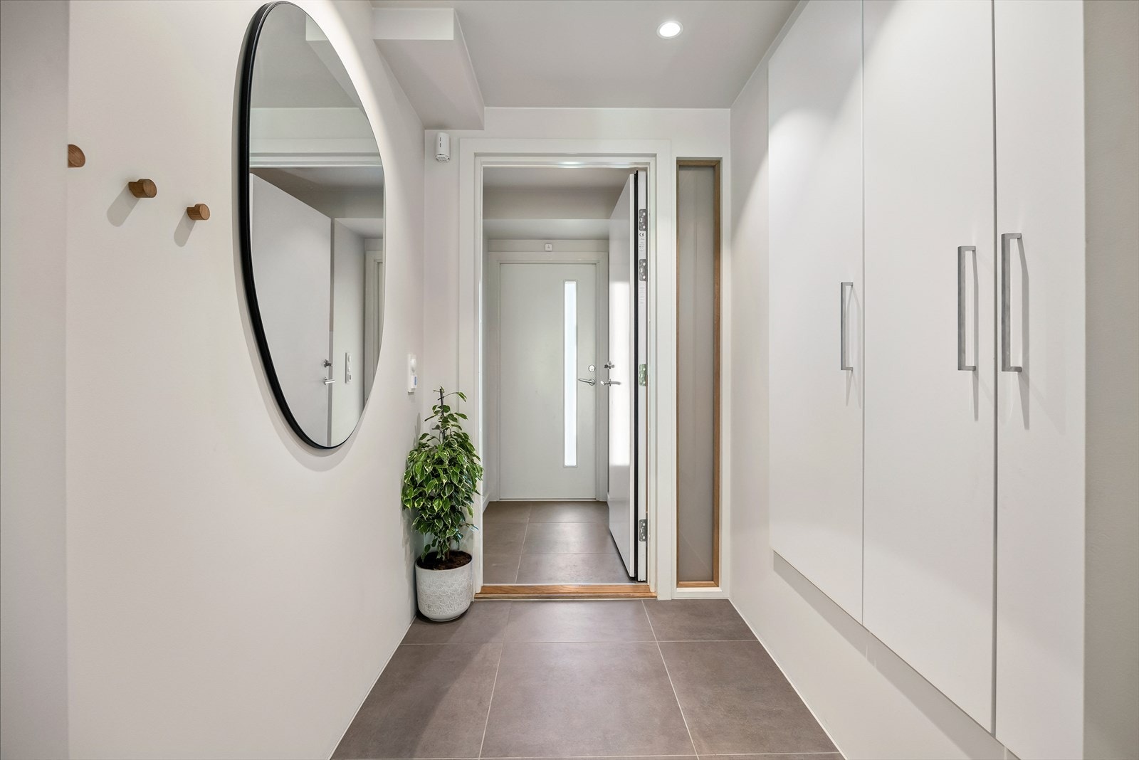 Det ble i 2021 lagt dobbel lag med gipsplater i 1. etasje for bedre lydisolering Galleribilde