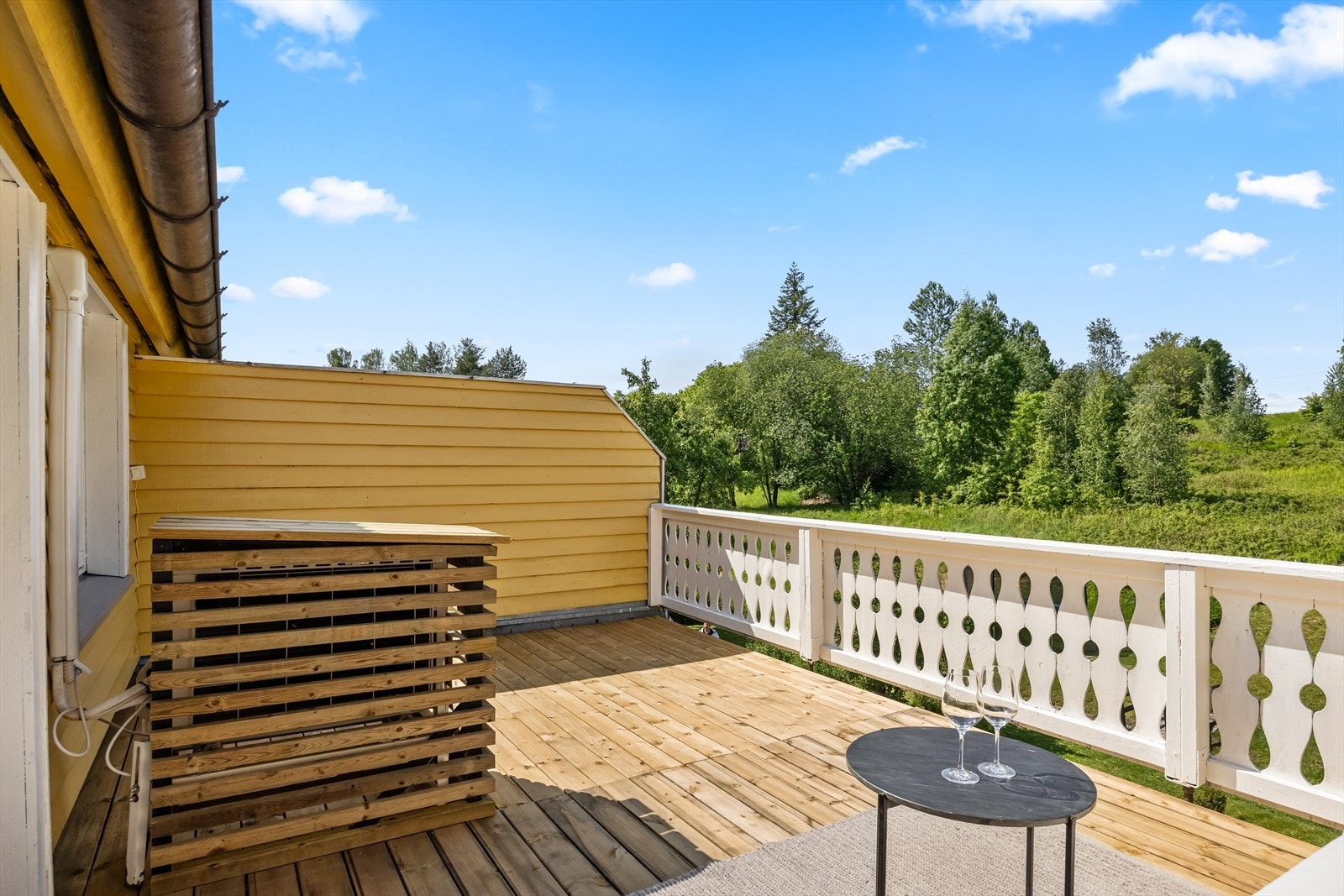 Også her kan du nyte lange sommerkvelder med flott utsyn og ingen innsyn Galleribilde