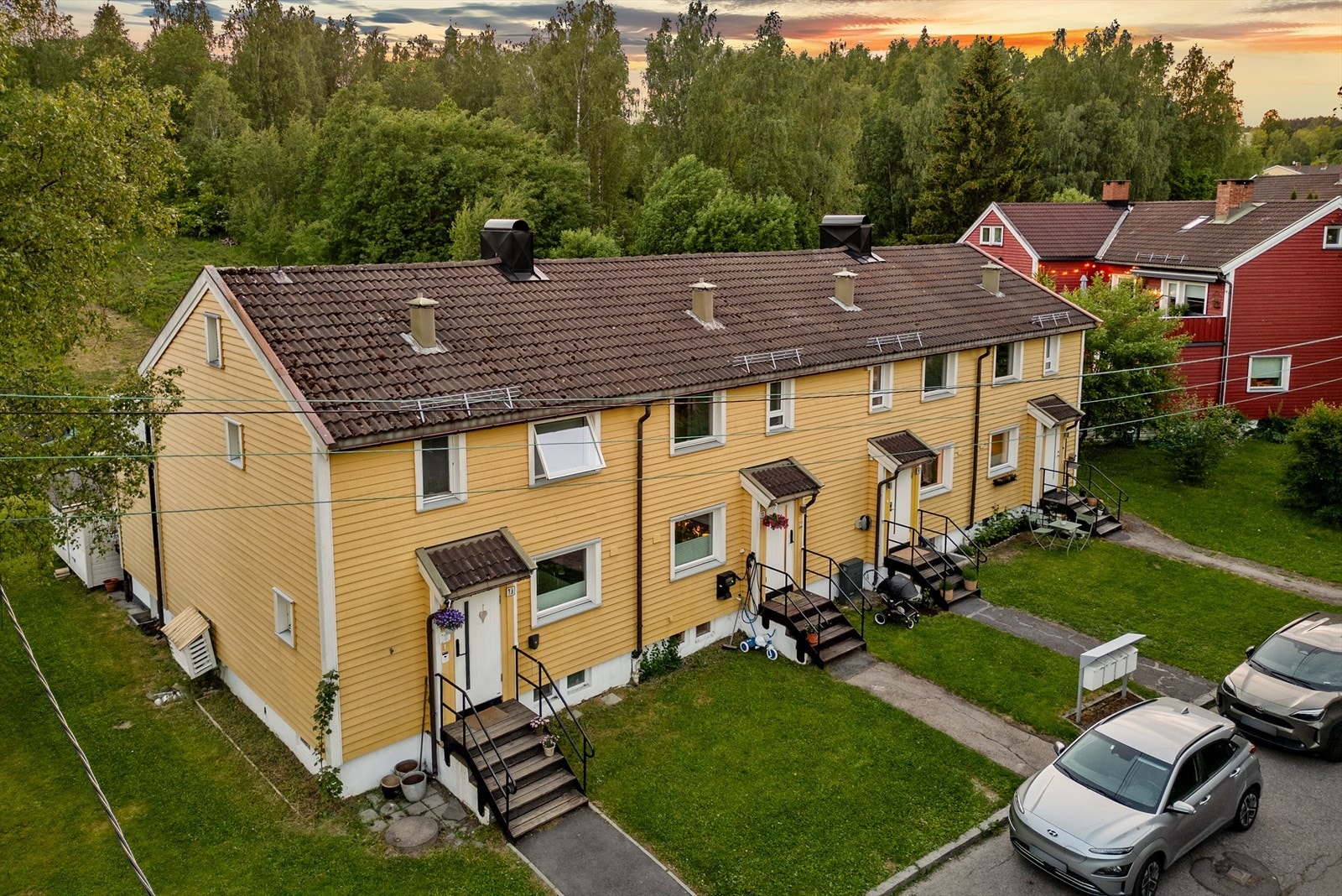 Borettslaget består av 154 andelsleiligheter i varierte hustyper og er et godt drevet borettslag Galleribilde