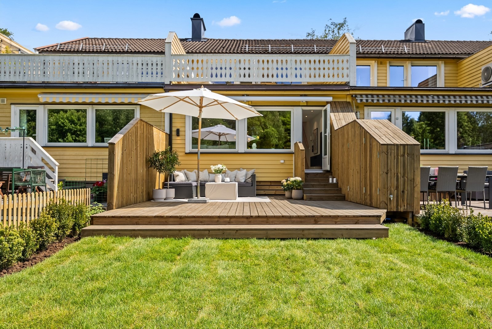 Plattingen er på hele 26 kvm og har svært gode solforhold Galleribilde