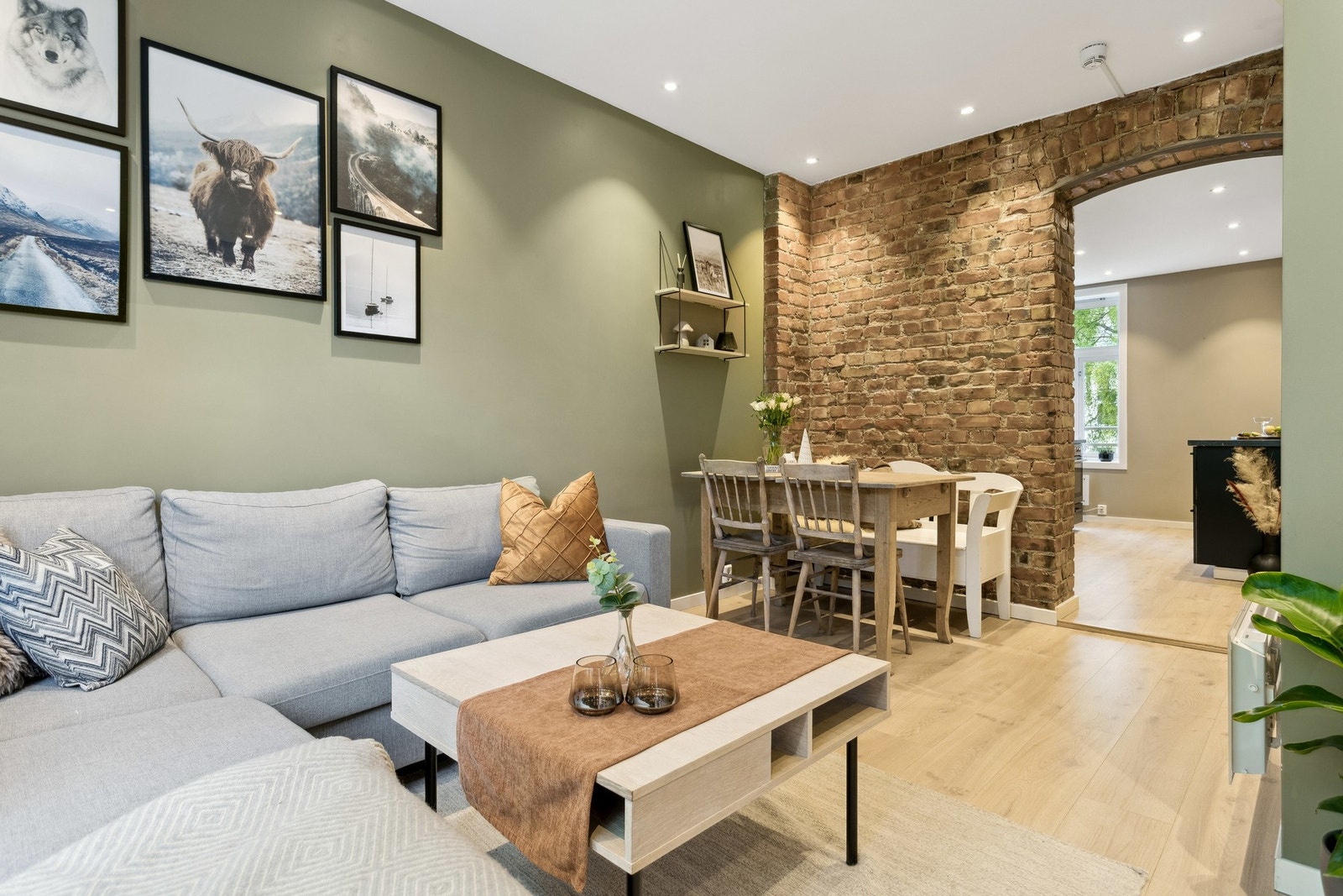 En flott selveierleilighet totaloppusset i 2016 - perfekt for førstegangskjøpere, studenter og den urbane livsstilen. Galleribilde