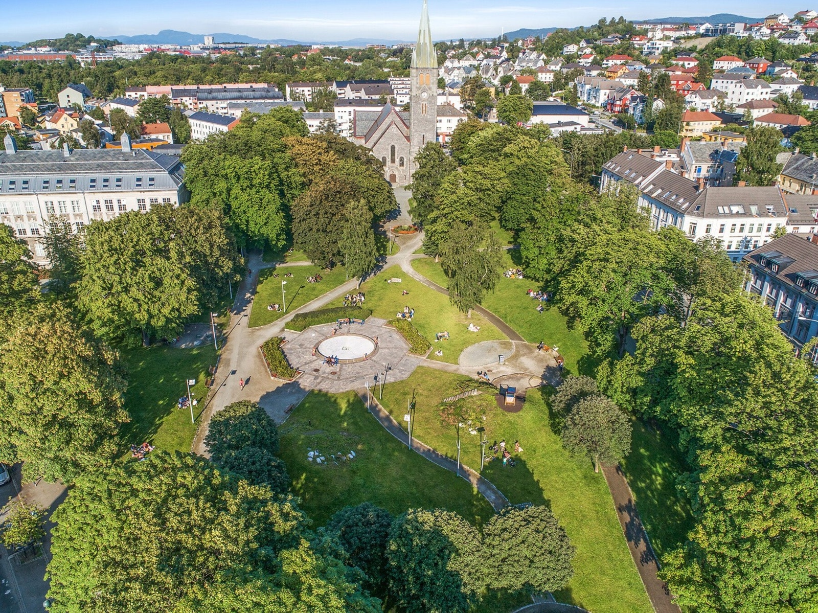 Koselige Lademoen park rett på andre siden av gaten. Galleribilde