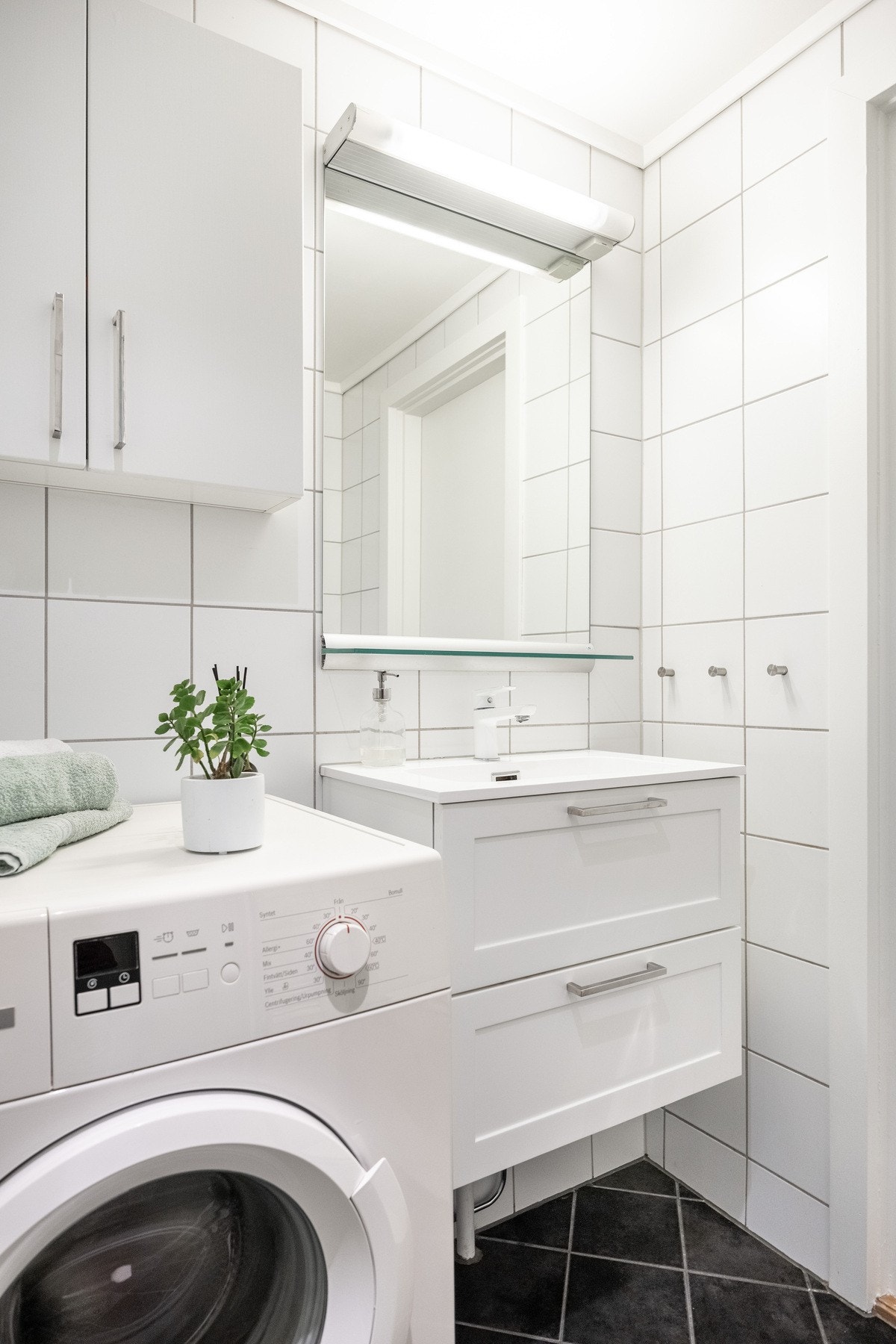 Oppgradert med nye varmekabler og fliser på gulv i 2015. Galleribilde