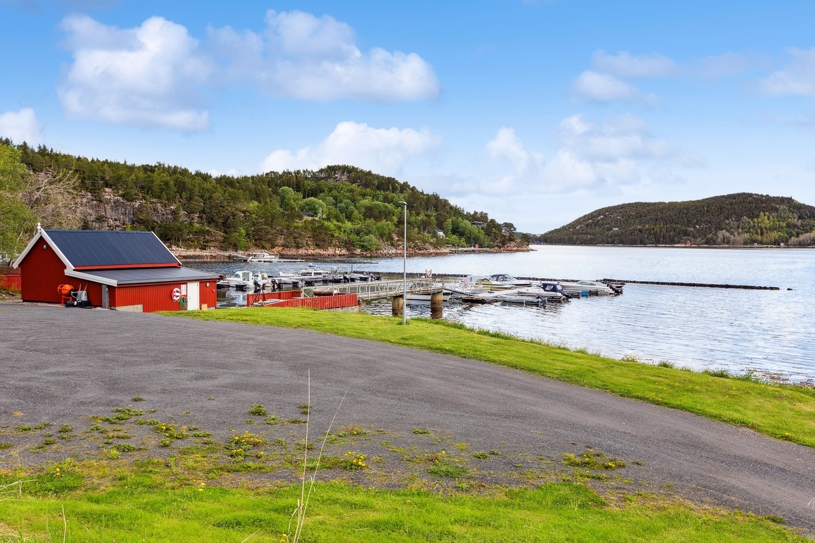 Ny småbåthavn med mulighet for å kjøpe båtplass. Galleribilde