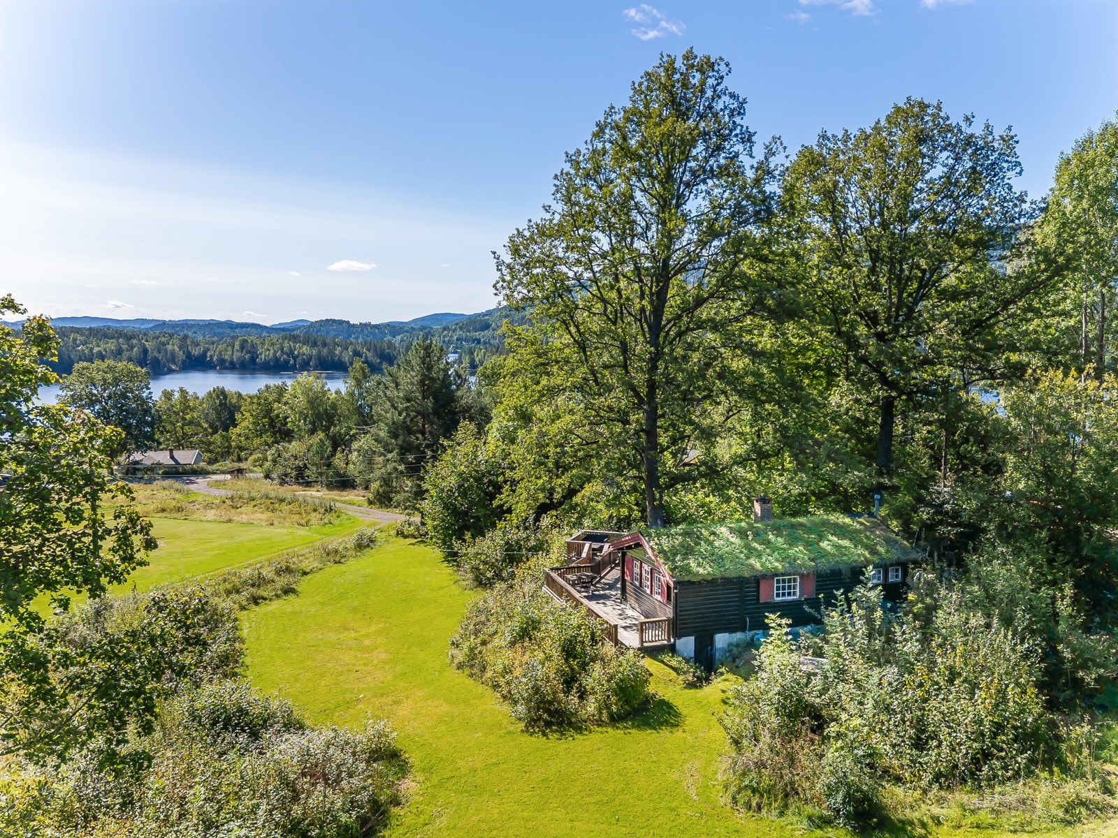Fantastisk beliggende hytte i Eidsfoss Galleribilde
