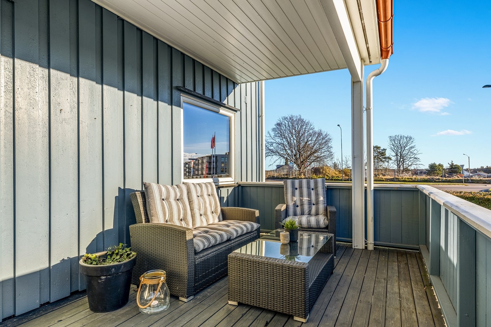 Balkongen er stor og delvis overbygget Galleribilde