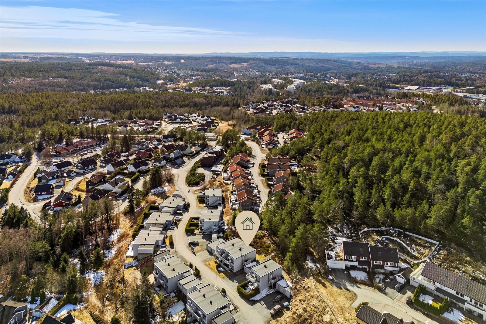Hyllebærstien er en trafikkstille blindvei og et godt sted for barn Galleribilde