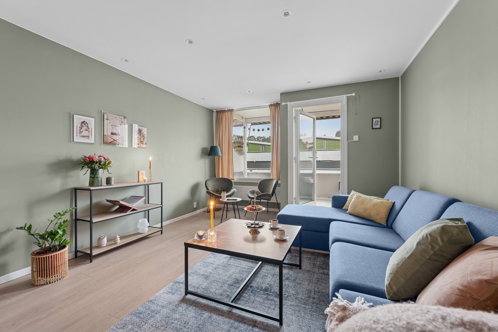 De fine fargene på veggene skaper en harmonisk og lun stemning. Galleribilde