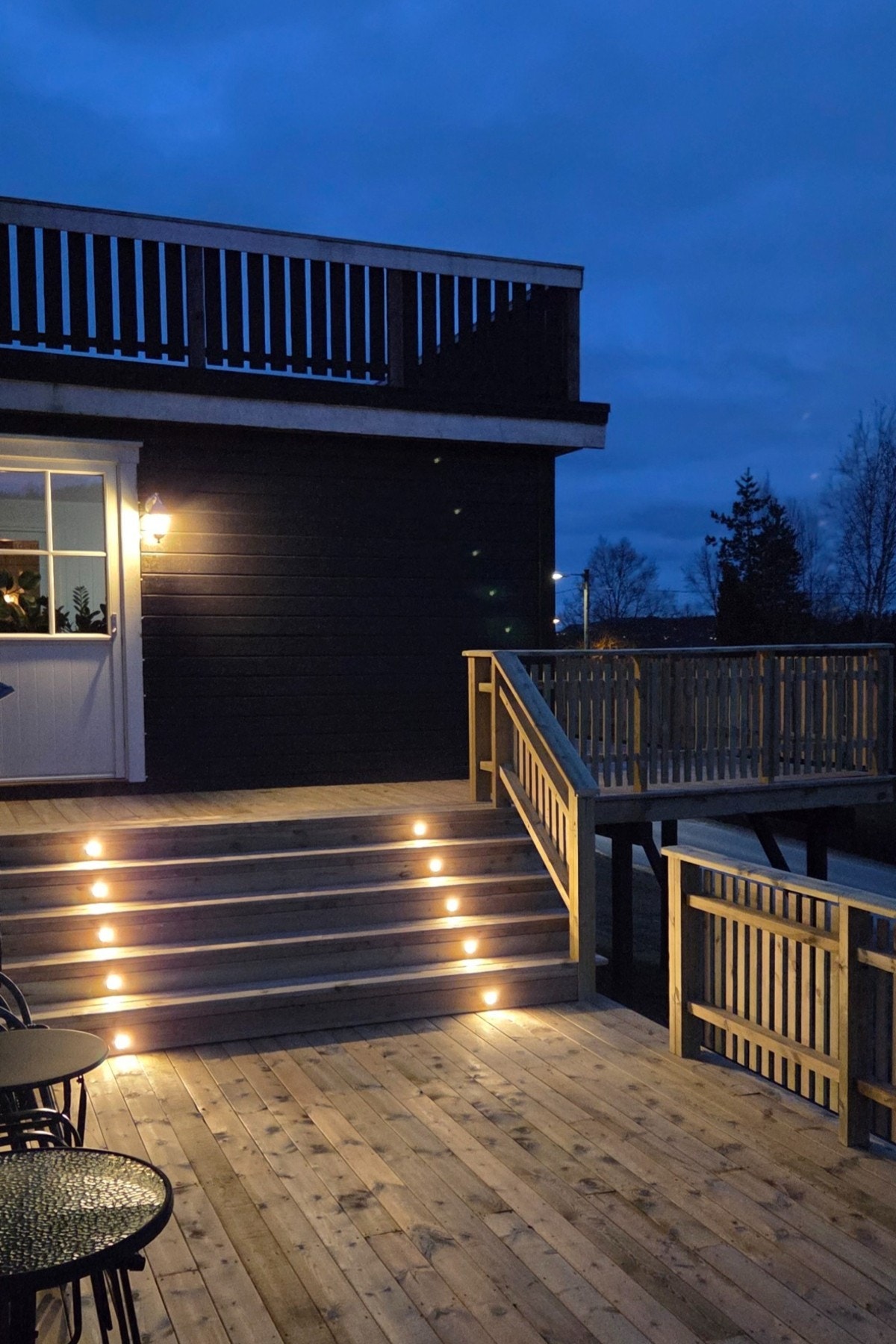 Trapp med praktisk belysning Galleribilde