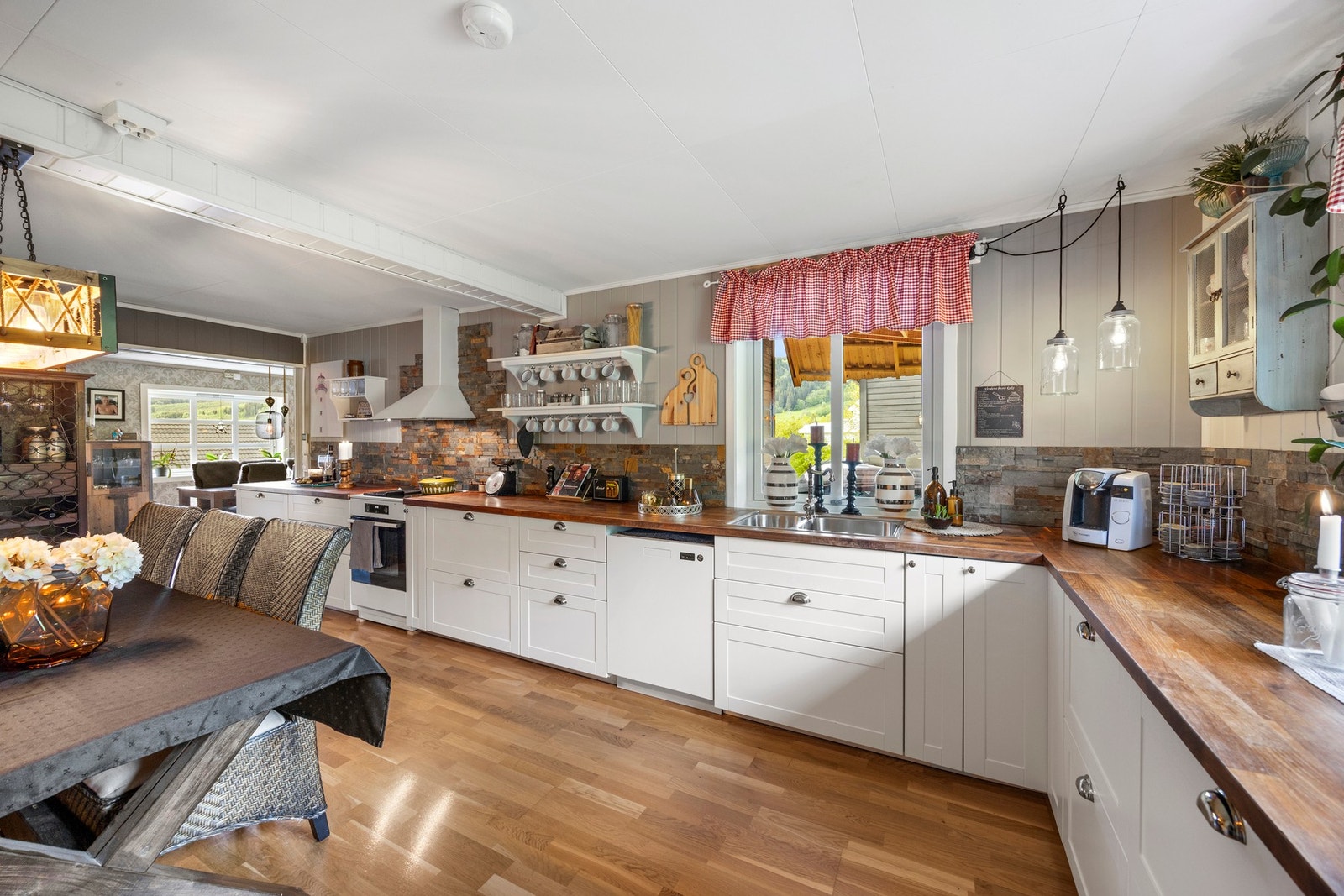 Pen kjøkkeninnredning fra 2017! Galleribilde