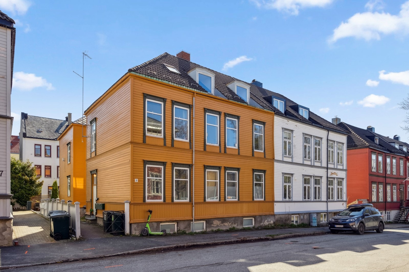 Her bor man i et sentrumsnært område med nærhet til alt Trondheim har å by på. Galleribilde