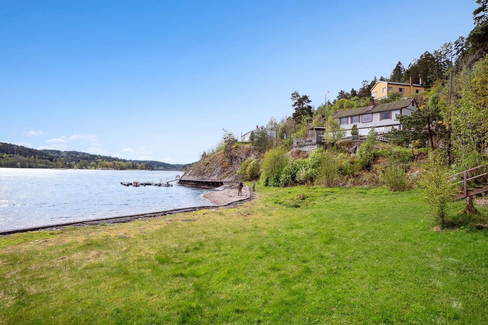 Eiendommen er tilknyttet Berglund Vel, som har flotte fellesområder med felles strand, brygge og båthus. Galleribilde