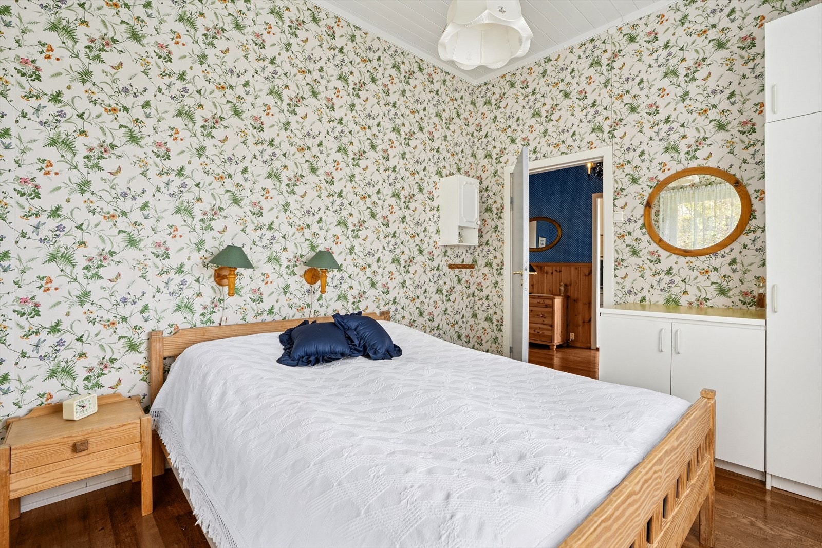 Det er to soverom i boligen, som begge har fint med plass til seng og tilhørende møbler. Galleribilde