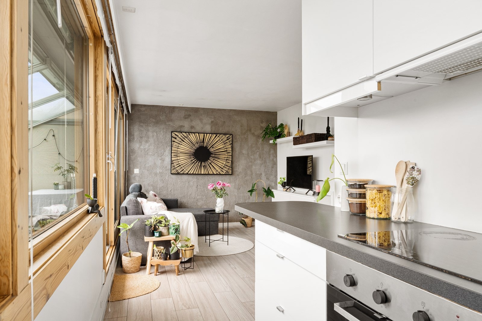 Leiligheten har gjennomgående laminat på gulv. Galleribilde