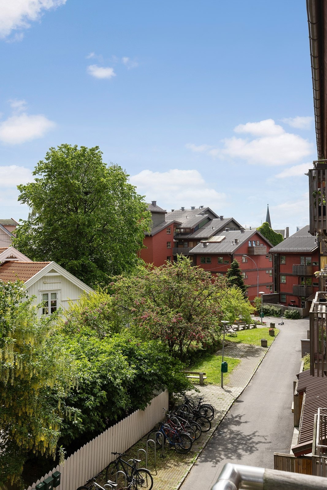 Sentral men tilbaketrukket beliggenhet Galleribilde