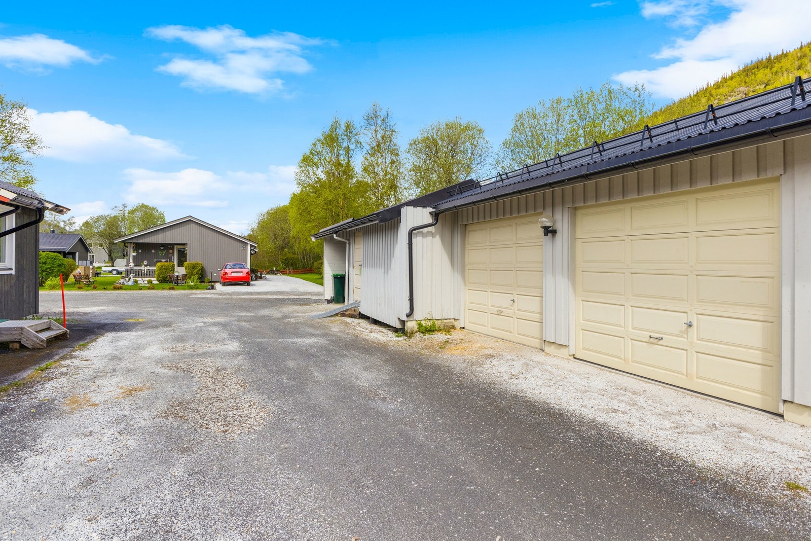 Med på salget er det garasjeplass som du vil disponere. Galleribilde