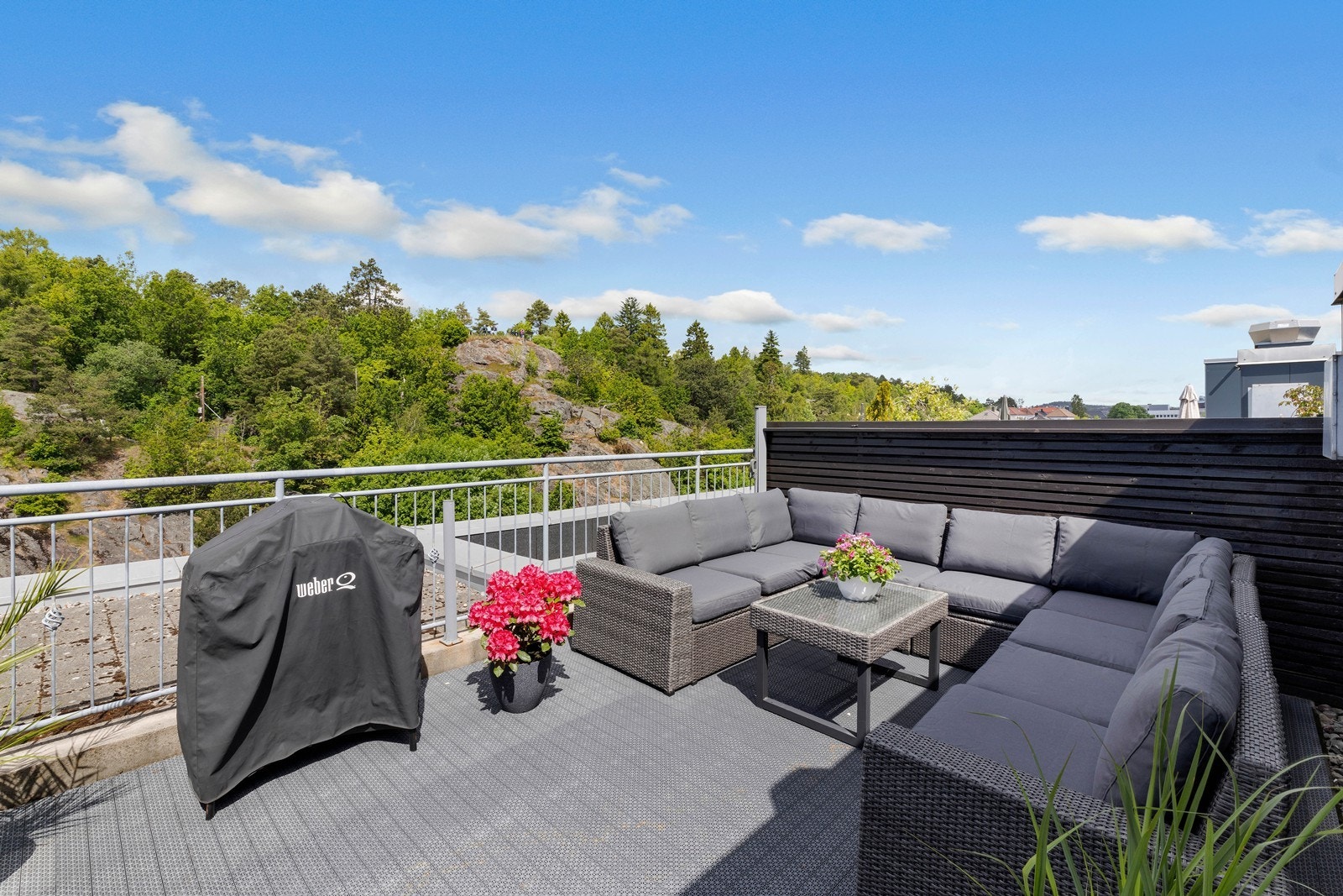 Egen privat solrik takterrasse Galleribilde