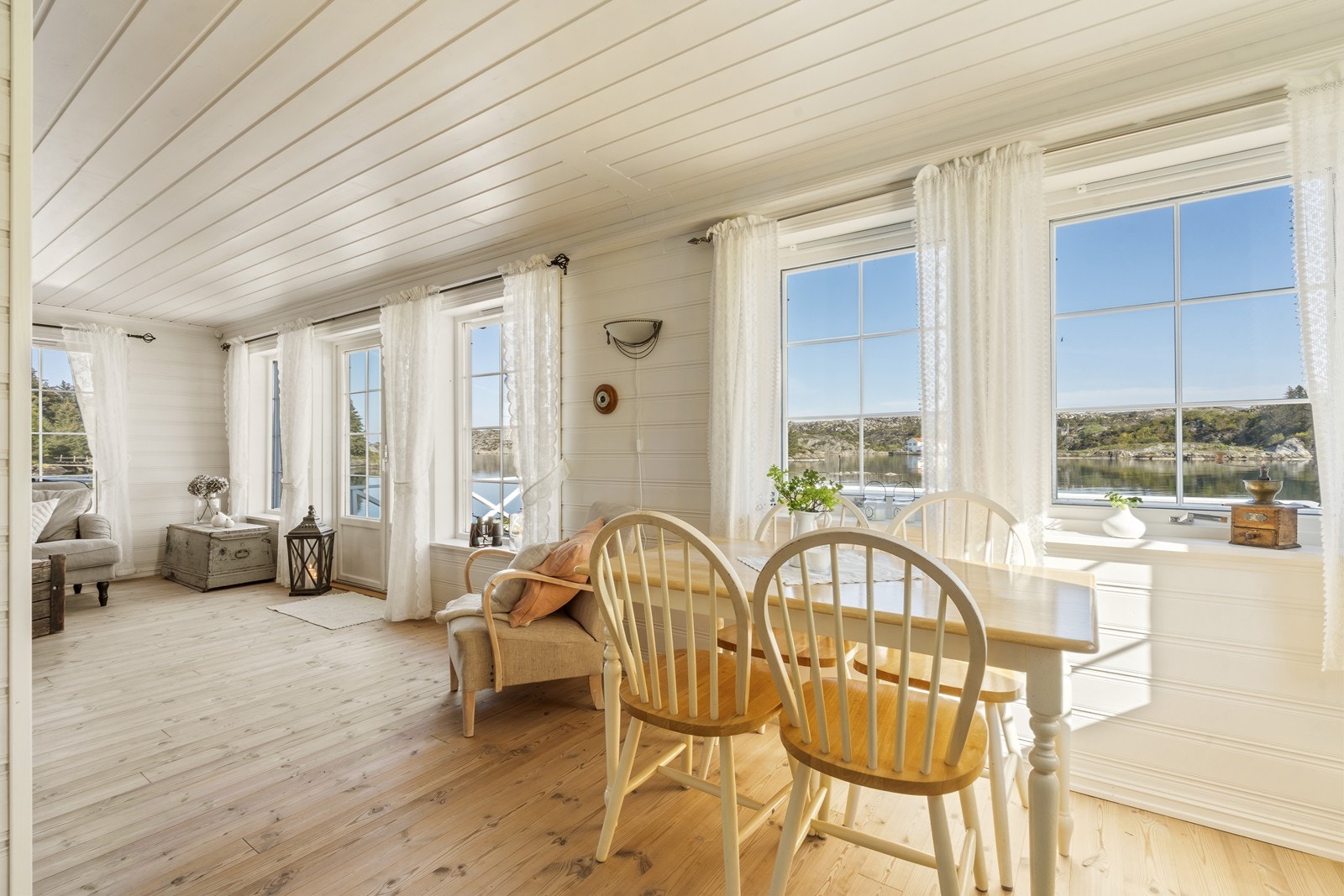 Lys og trivelig stue Galleribilde