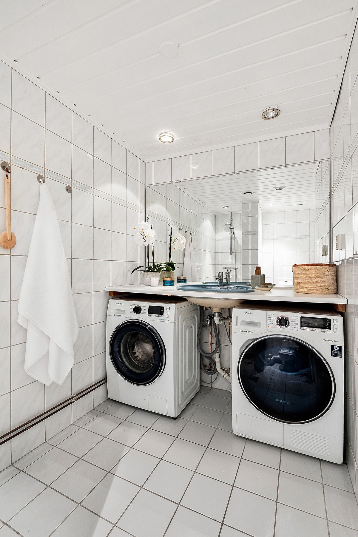Bad med opplegg for både vaskemaskin og tørketrommel Galleribilde