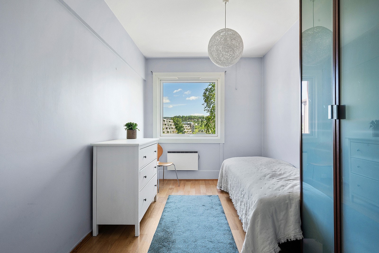 Soverom 2 av god størrelse kan også brukes som kontor Galleribilde