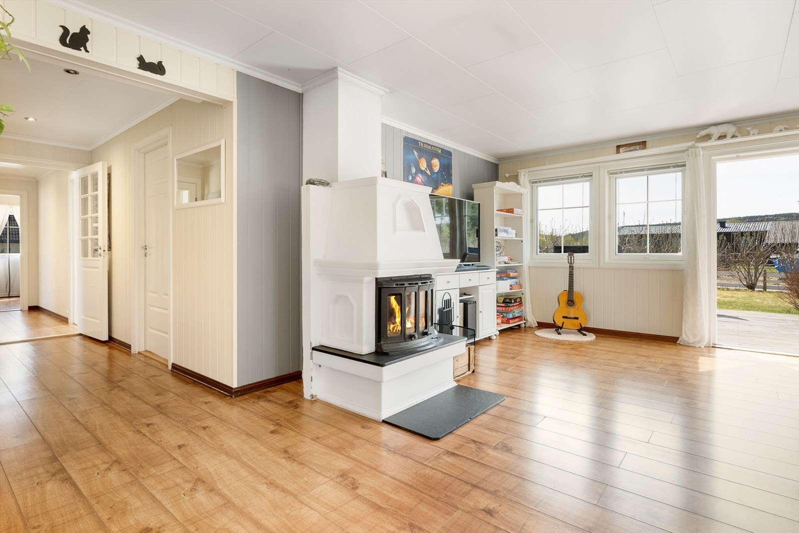 Oppvarming med blant annet vedfyring. Galleribilde